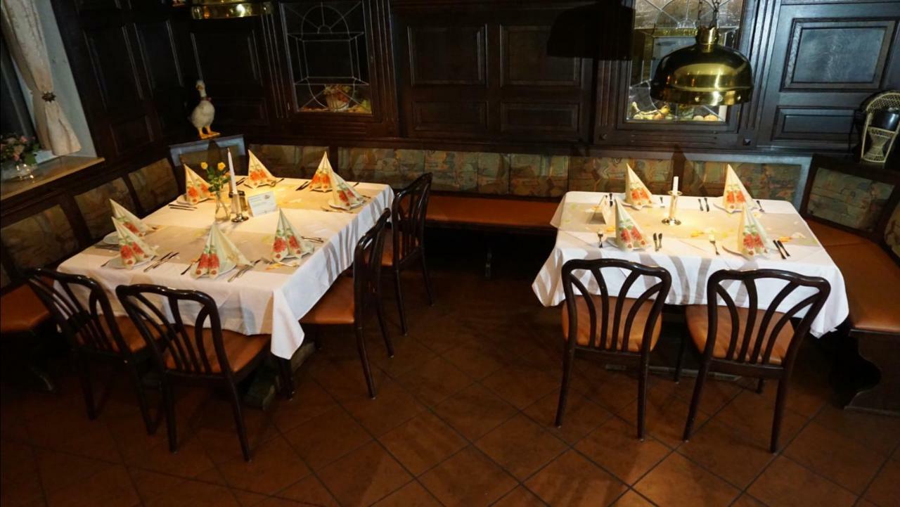 Hotel Am Schloss Borbeck Essen Esterno foto